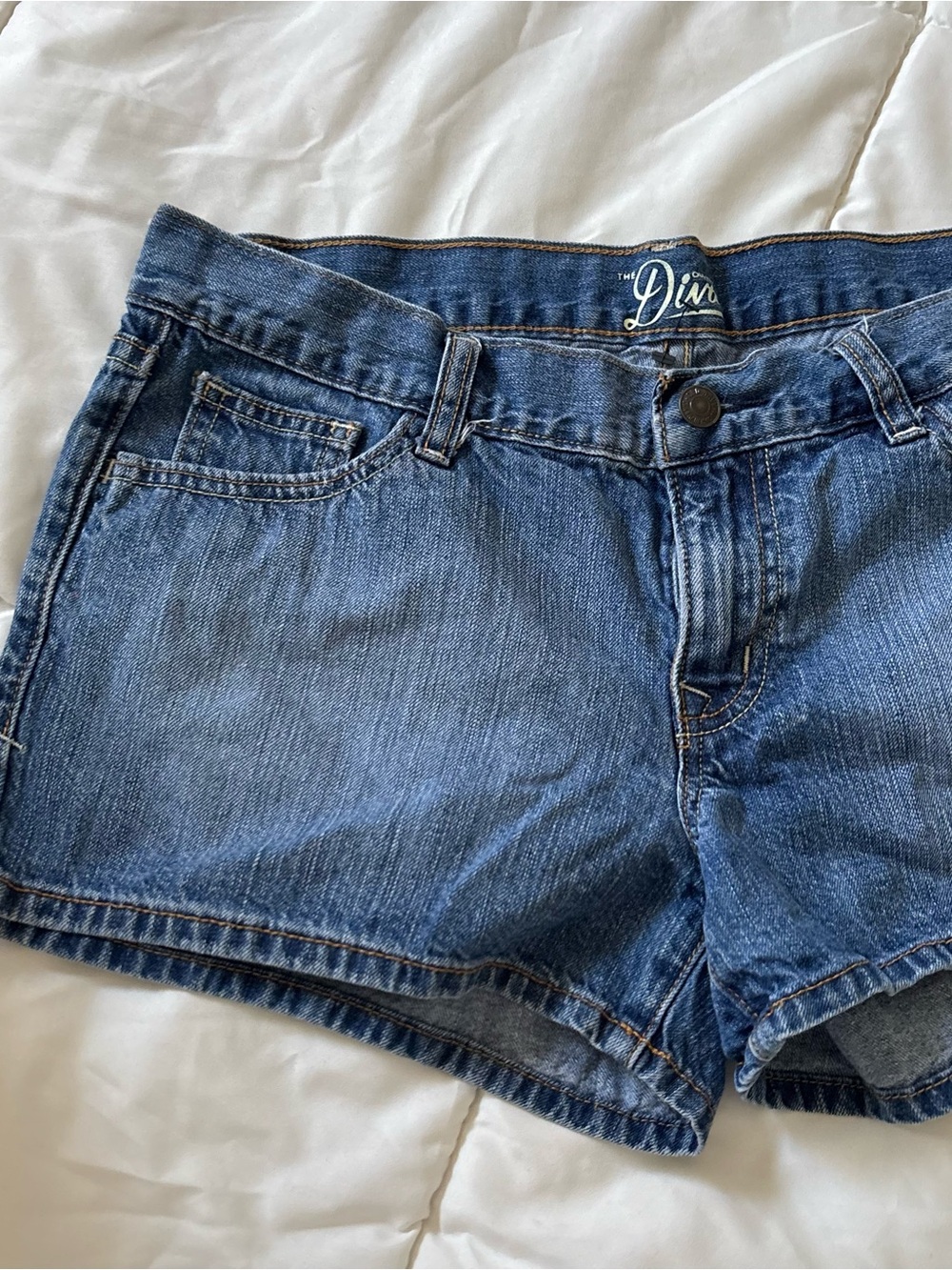 ʚ ୨ৎ ɞ  𝐎𝐥𝐝 𝐍𝐚𝐯𝐲 “𝐓𝐡𝐞 𝐃𝐢𝐯𝐚” 𝐃𝐞𝐧𝐢𝐦 𝐉𝐞𝐚𝐧 𝐒𝐡𝐨𝐫𝐭𝐬 - Picture 2 of 5